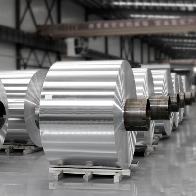 Foil d'aluminium en rouleau Jumbo 11 12 13 15 Micron 30cm 45cm pour les emballages alimentaires