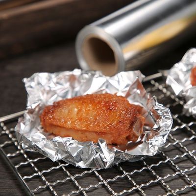 8011 Alloy Direct Standard Aluminium Foil Roll pour le papier de barbecue quotidien en longueur personnalisée
