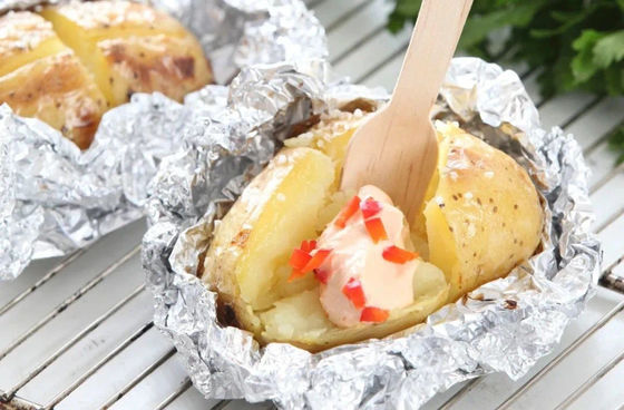 8011 Rouleau de feuille d'aluminium jetable en alliage pour cuisson et cuisson Épaisseur personnalisée