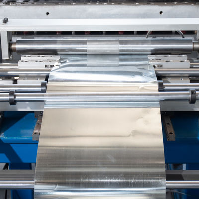 2600*2100*1500 Machine de fixation automatique de lames de scie pour boîtes en feuille d'aluminium