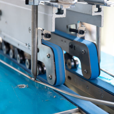 Machine à coller automatique pliante de boîtes de papier de 2,2 kW pour les besoins du client