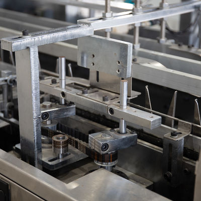 Machine automatique de cartonnage de boîtes de colle pour emballages en bois de qualité complète