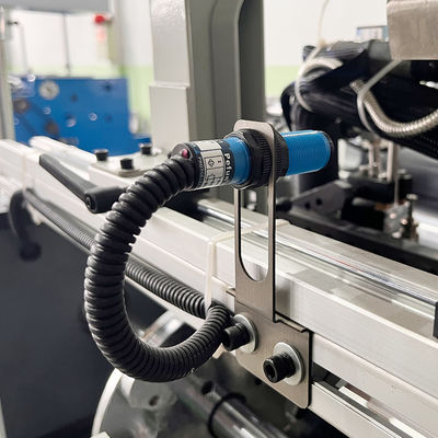 Machine de recuit et de découpe automatique avec système d'étiquetage automatique