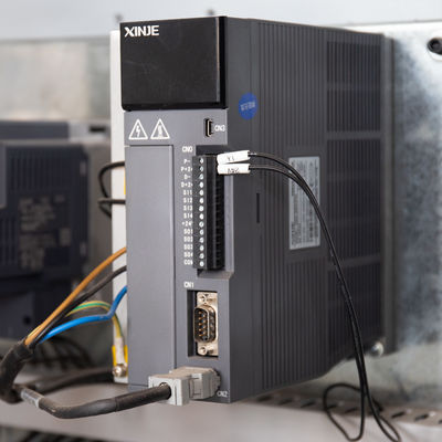 Machine de remontage à l'aide d'une lampe à coudre à l'aide d'une lampe à coudre