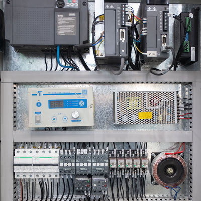 0.009-0.025 mm Épaisseur du matériau Machine de remontage à fente de feuille d'aluminium à action électrique