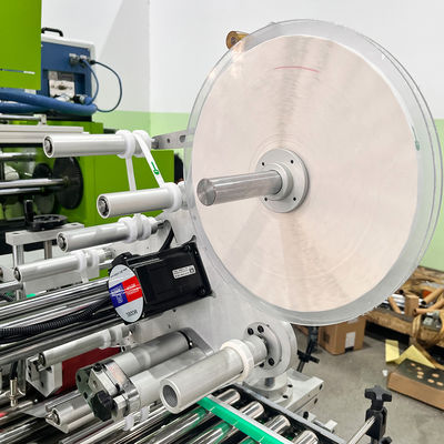Machine de découpe à rouleaux en feuille d'aluminium à 4 arbres avec fonction de remontage automatique