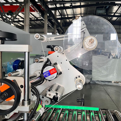 Machine de remontage de rouleaux de film d'aluminium à 4 broches entièrement automatique pour produits