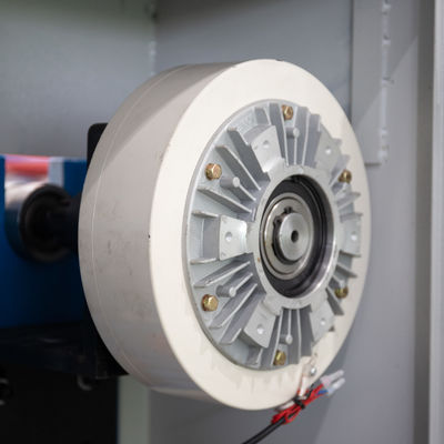 Machine d'emboutissage de coupe en rouleau de film d'aluminium ménager avec une puissance de 3 kW et une bonne